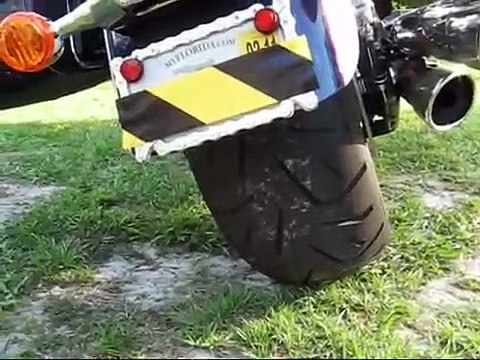 Suzuki Boulevard C109RT Video Review 2 of 3 - Startup, Critics, and something Funny!