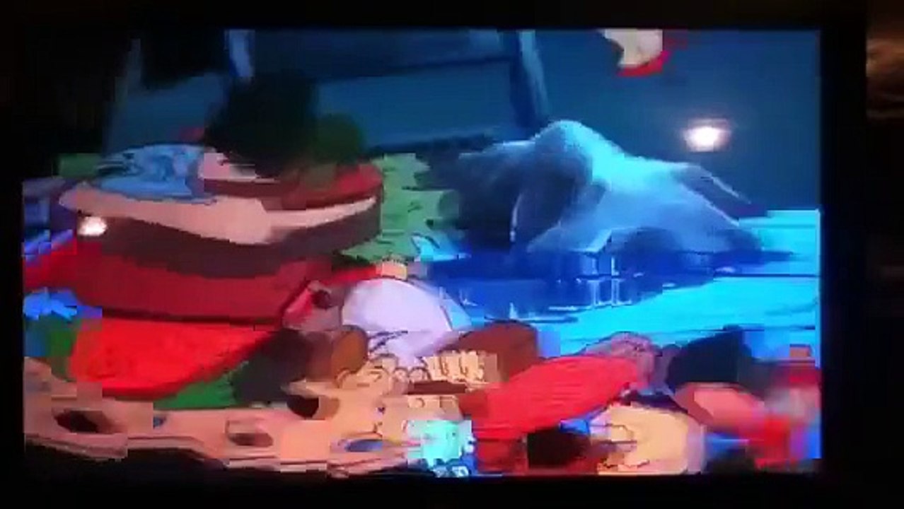 Templeton eating and singing at the Fair