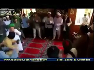 اہل بدعہ صوفیاء کی نرالے انداز سے عبادت رقص اور وجد کبهی کبهار موڈ فریش بهی کر لیا کرو هلہ گلہ بهی ہونا چاہئے