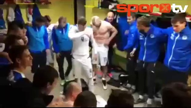 Stoch soyunma odasında coştu!