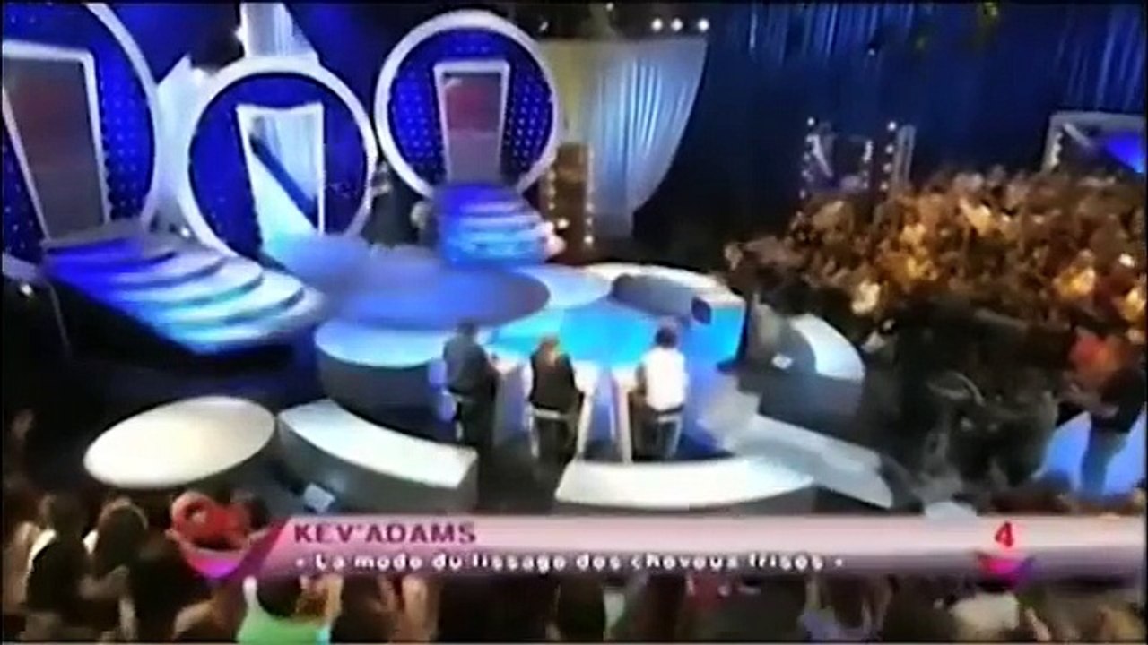 Kev Adams [4] La mode du lissage des cheveux frisés - ONDAR