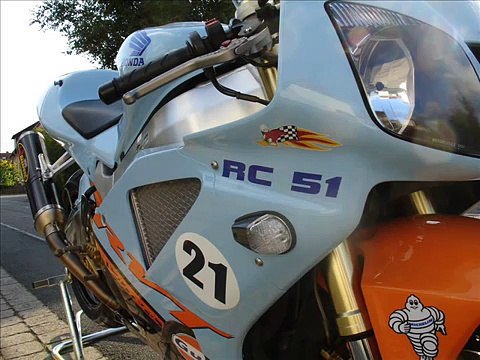 Honda VTR RVT 1000 SP2 RC51 Gulf Racer 21