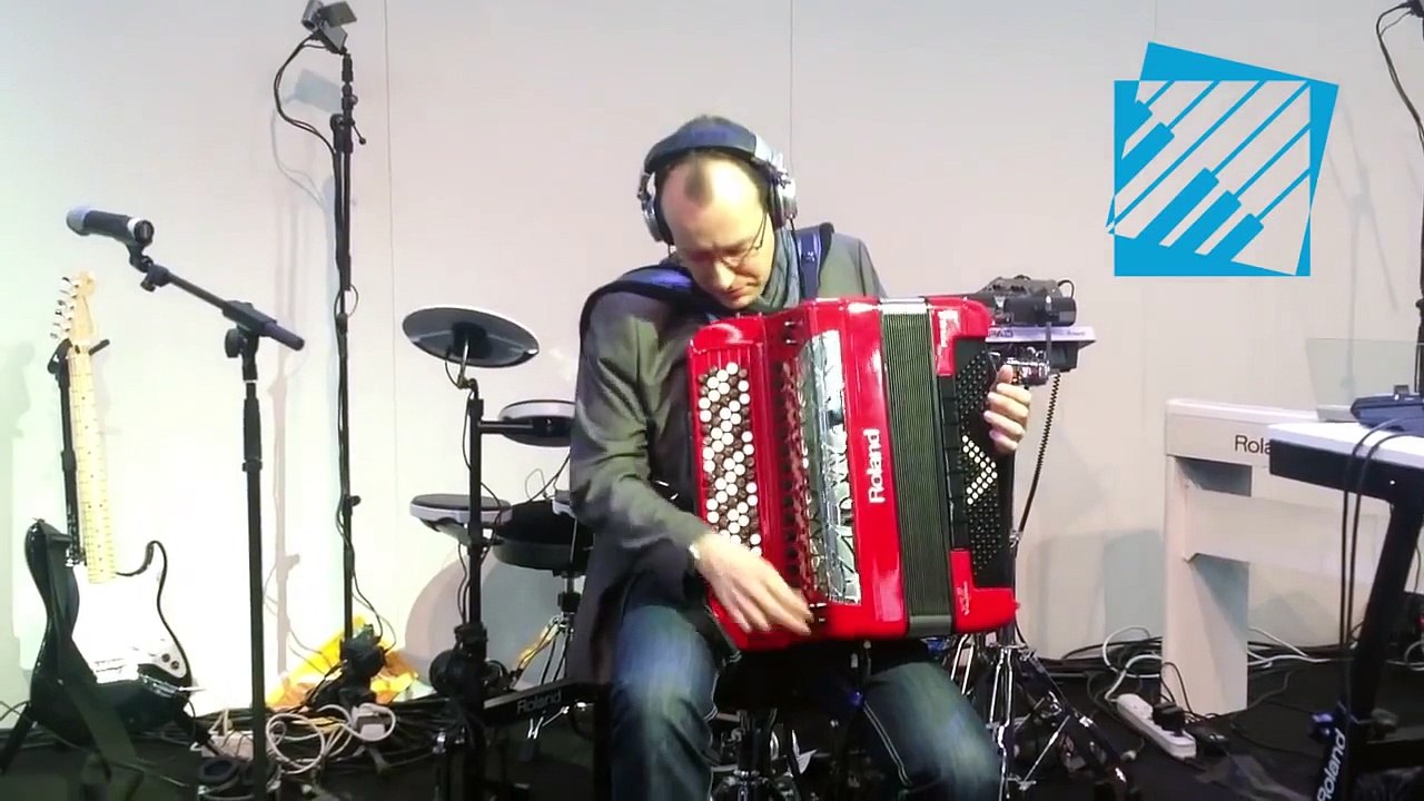Roland FR-8X demo V-Accordion Musikmesse 2013 (PortalKlawiszowy.pl)
