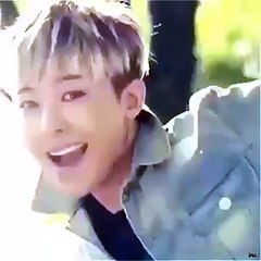 G Dragon cute moment!