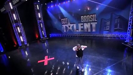 Artista nascido em Ivaiporã surpreende e emociona jurados em etapa do Got Talent Brasil