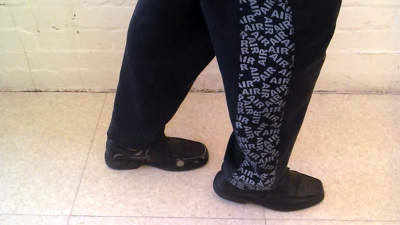 How to do the Moonwalk by Michael Jackson