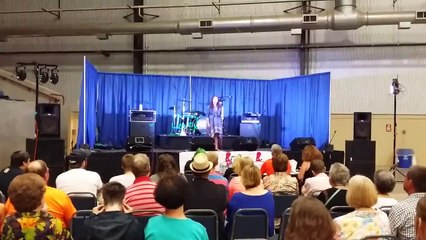 Davin-lee singing Broken Wing at Dream Night 2015