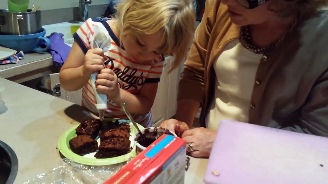 Mckenna the cake decorator!