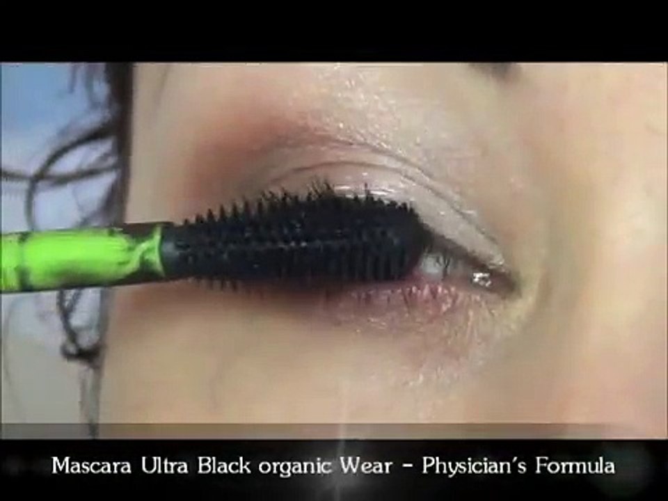 Bella's Vampire Makeup Tutorial - Exclusive Clip from Breaking Dawn Part II