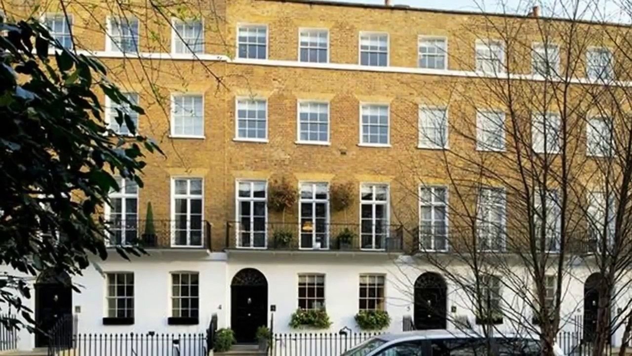 OUTSTANDING SIX BEDROOM HOUSE