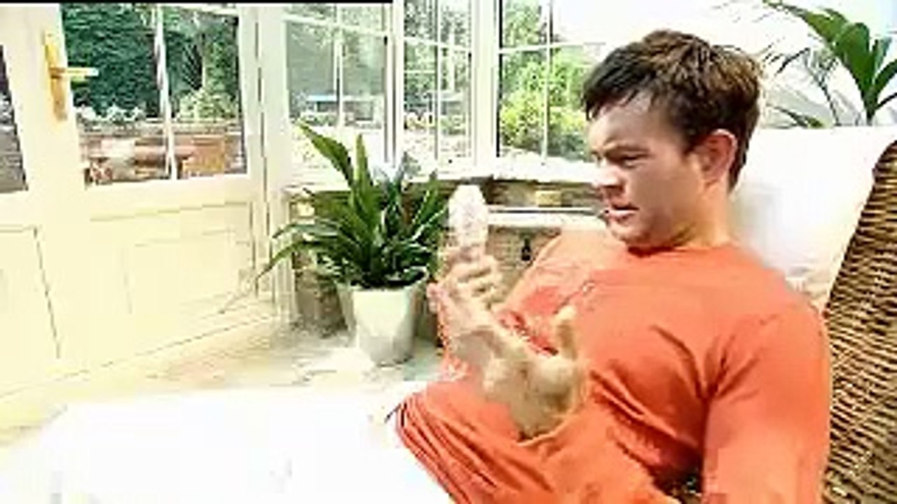 Self cleaning glass.mp4