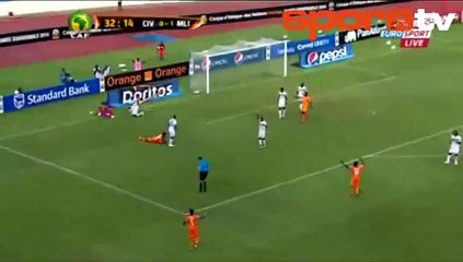 Bony'den Ronaldinho çalımı! Aklını aldı...