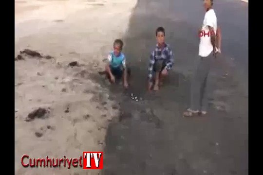 Viranşehir'de zırhlı polis aracının geçişinde patlama