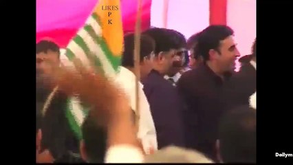 bilawal bhuto jumping from stage at lahore