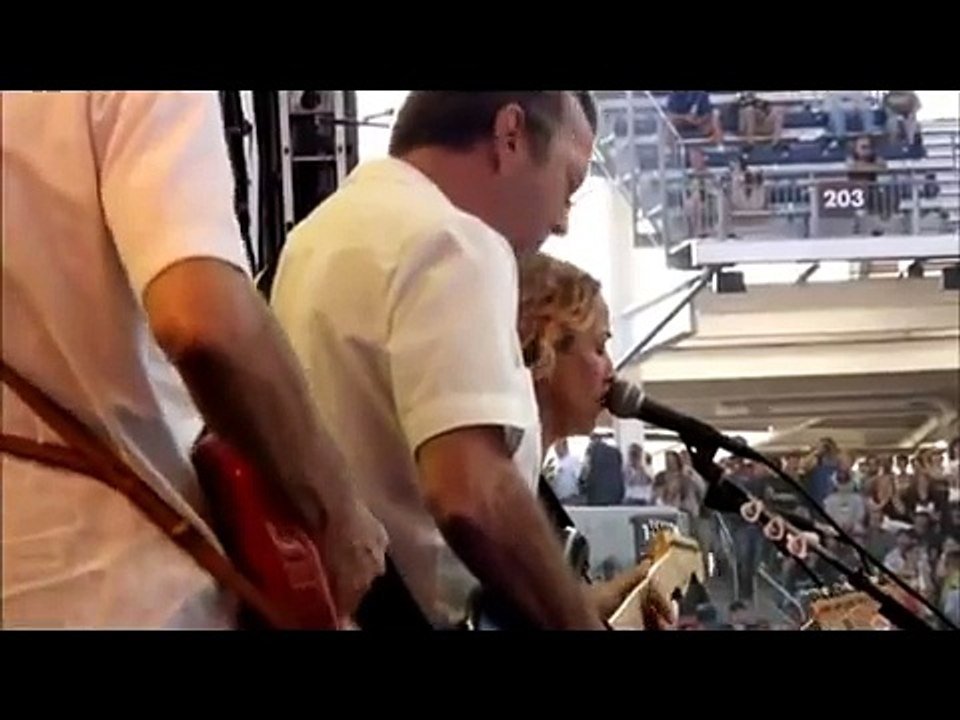 Crossroads Guitar festival  2007   Sheryl Crow  & E  Claptom    Tulsa Time
