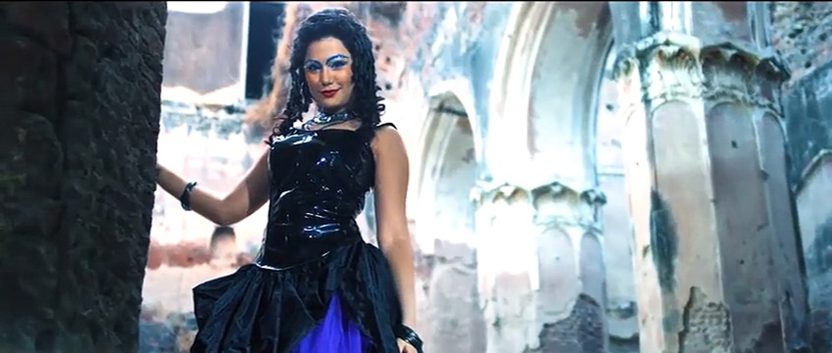 Hamqadam by Shrey Singhal - Official Videeo 2015