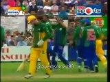 Shahid Afridi dangerous bouncer & googly ● Against Aus