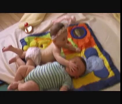 je roule ma premiere pelle à 6 mois !