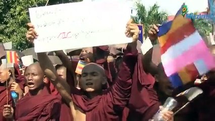 Thousands of monks protest in Myanmar against OIC