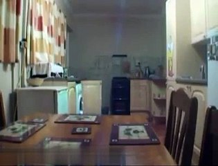 کیا اس کمرے میں جن تھا جو ویڈیو بنانے پر غصہ ہو گیا؟؟؟