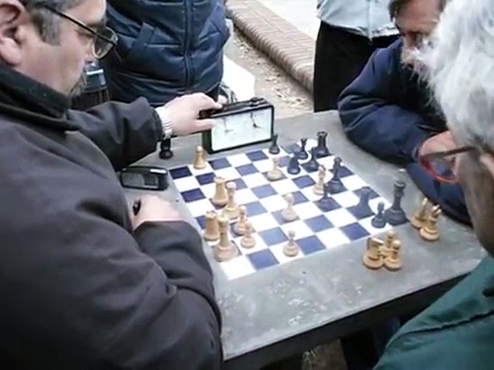 Ajedrez rapido en el parque rivadavia