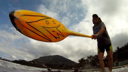 Mar, praia, navegando em mares com garrafas PET de 2 litros, a bordo do SUP, Caiaque, Ubatuba, SP, Brasil