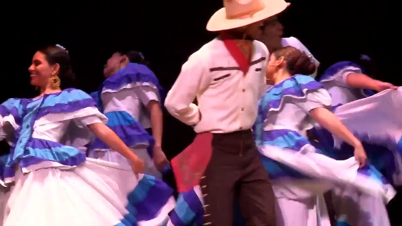 Ballet Folklorico Los Angelitos performing Colima