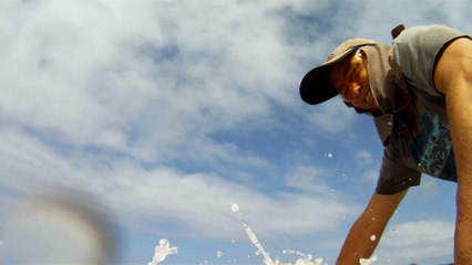 Mar, praia, navegando em mares com garrafas PET de 2 litros, a bordo do SUP, Caiaque, Ubatuba, SP, Brasil