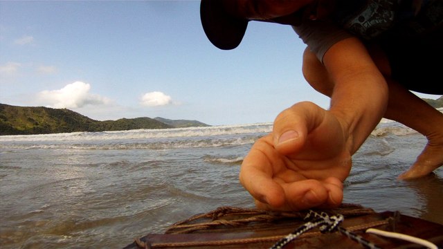Mar, praia, navegando em mares com garrafas PET de 2 litros, a bordo do SUP, Caiaque, Ubatuba, SP, Brasil