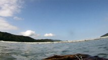 Mar, praia, navegando em mares com garrafas PET de 2 litros, a bordo do SUP, Caiaque, Ubatuba, SP, Brasil