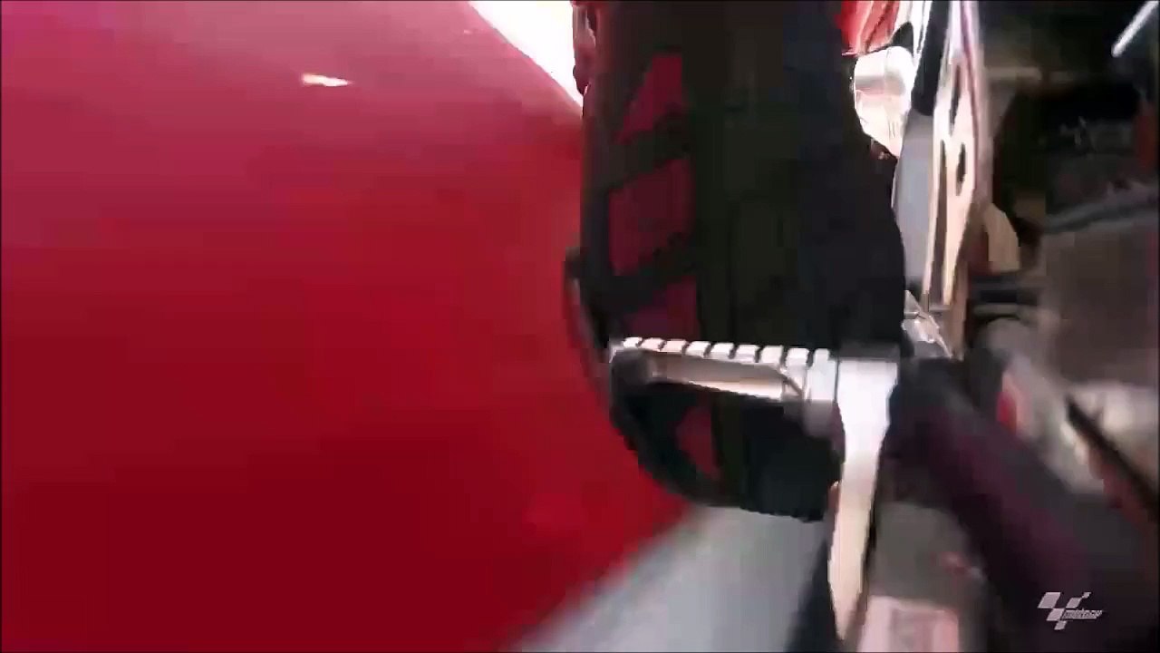 Grosse chute en MotoGP : le cale-pied explosé - San Marino