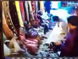 Three Women decided to loot same shop after 2 months, Watch What Shopkeeper did with them