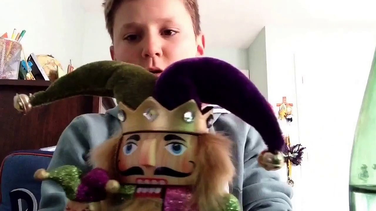 Sneeze challenge 2 (Try not to make a funny face)