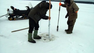 Рыбный промысел на Горьковском водохранилище зимой