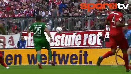 Bundesliga'da şampiyon kendini saldı!