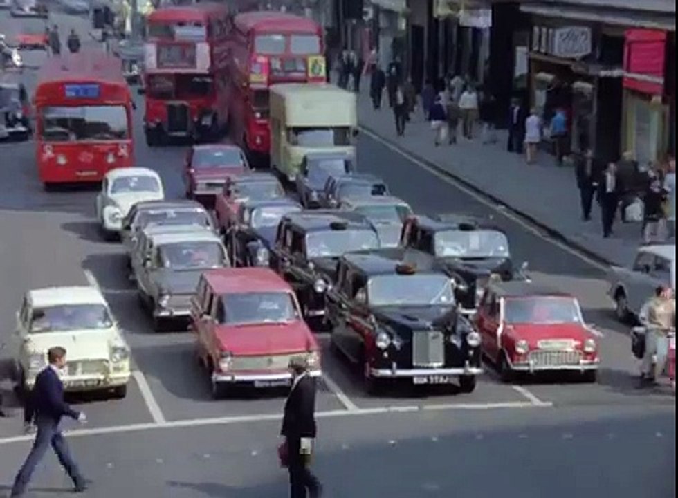 LONDON TRAFFIC 1970