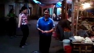 Chợ dị  nhất Việt Nam, bật nhạc Nonstop ngay chợ tập thể dục