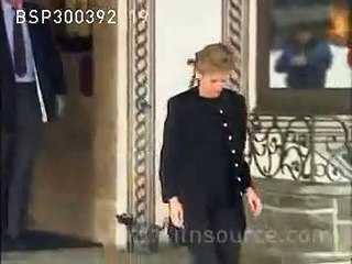 Princess Diana mourns death of father