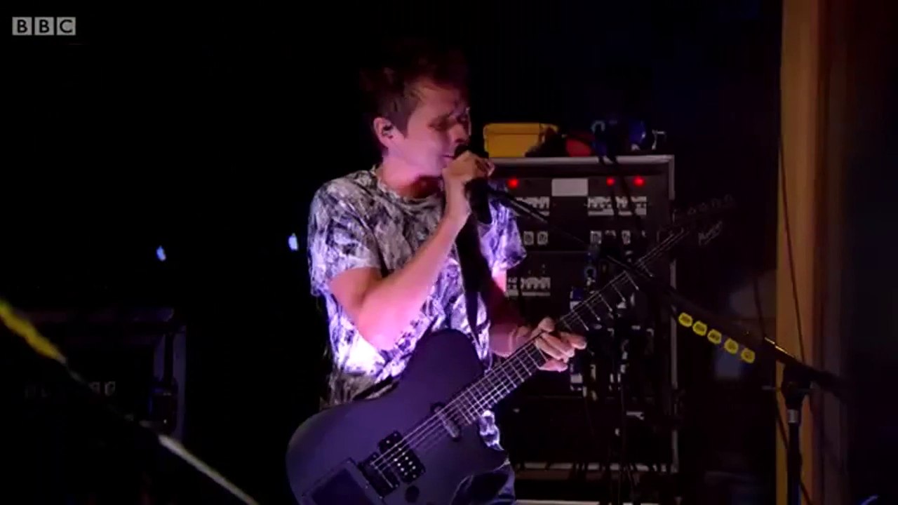 Muse - Supermassive Black Hole (BBC Radio 1 Live Lounge 2015)