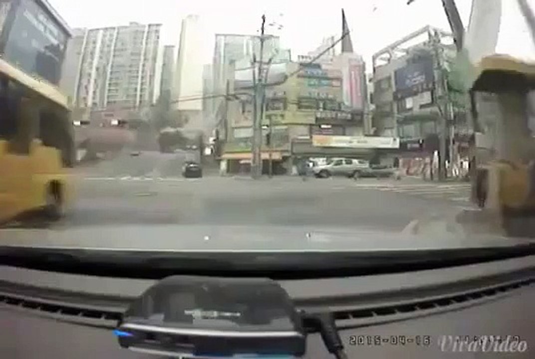 김여사 검단 버스뒤에서 갑자기