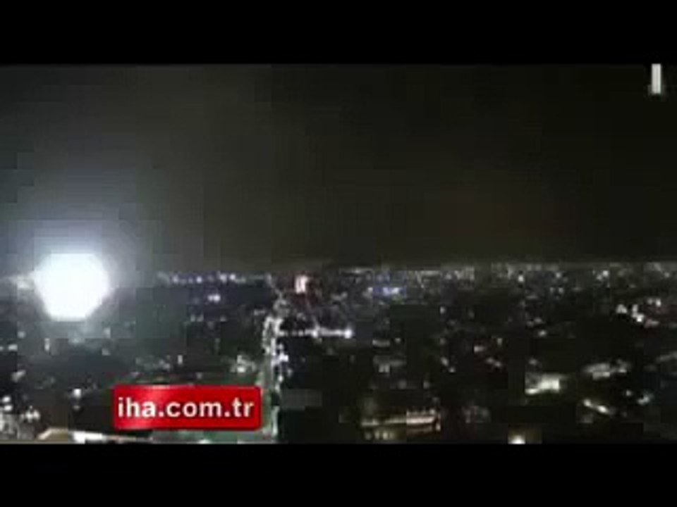 Deprem srasnda trafolar böyle patlad