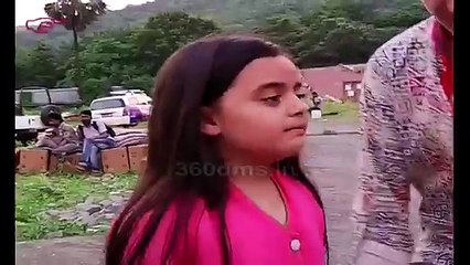 Yeh Hai Mohabbatein- Li'll Ruhi Calls Aadi A USELESS BROTHER! Cute Chemistry - Onlocation