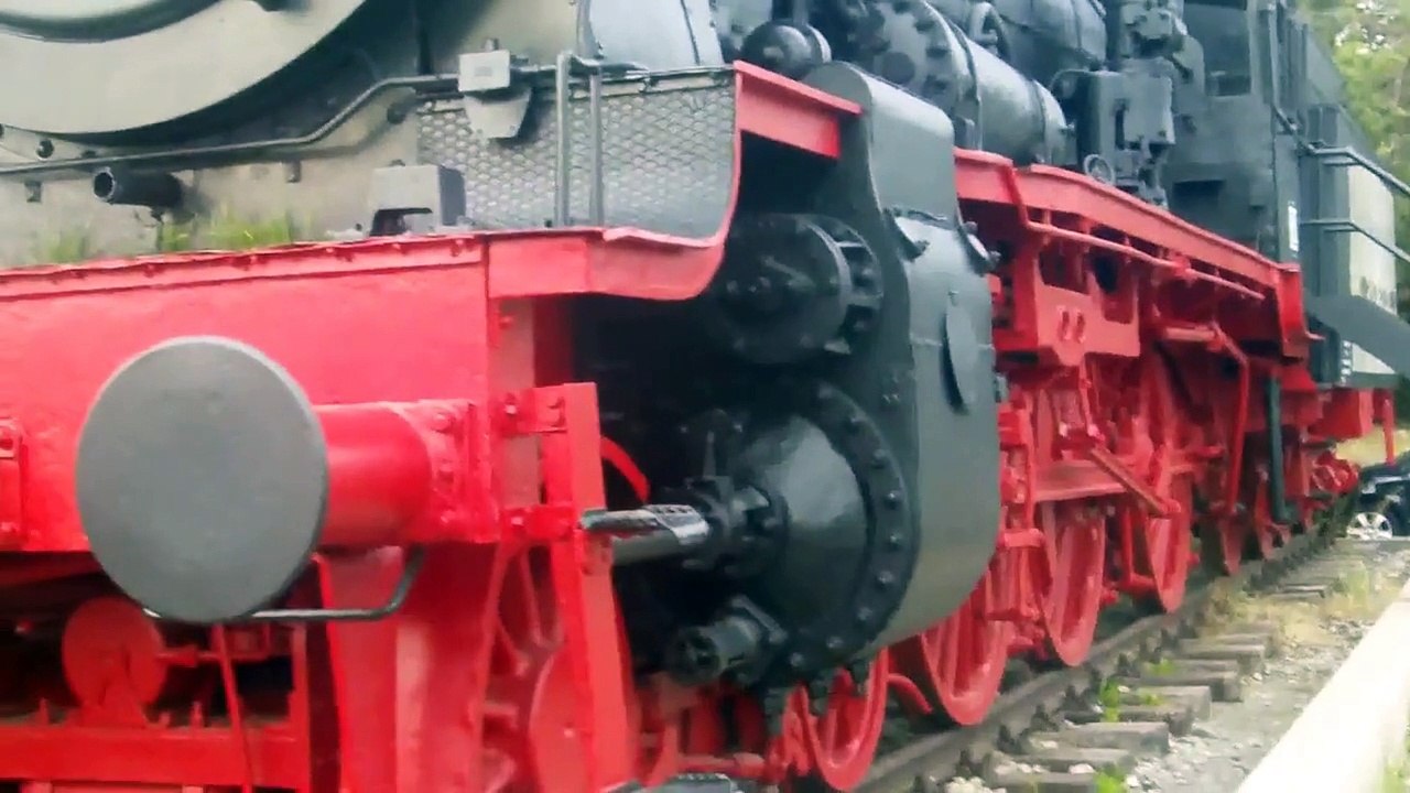 Böblingen - Hulb: "real"-Parkplatz - Alte Dampflokomotive - 20.8.2015