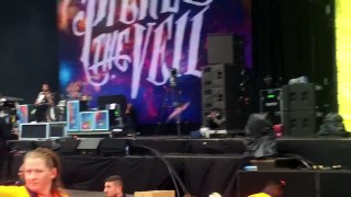 Pierce The Veil - King For A Day (Leeds Festival 2015)