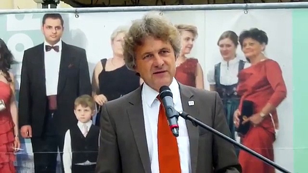 GLOBALE | zkm | Pulled By The Roots | KARLSRUHE