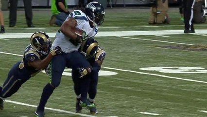 Seahawks Marshawn Lynch gets out in space for 23 yards