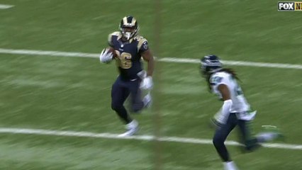 Rams Benny Cunningham takes a screen 42 yards
