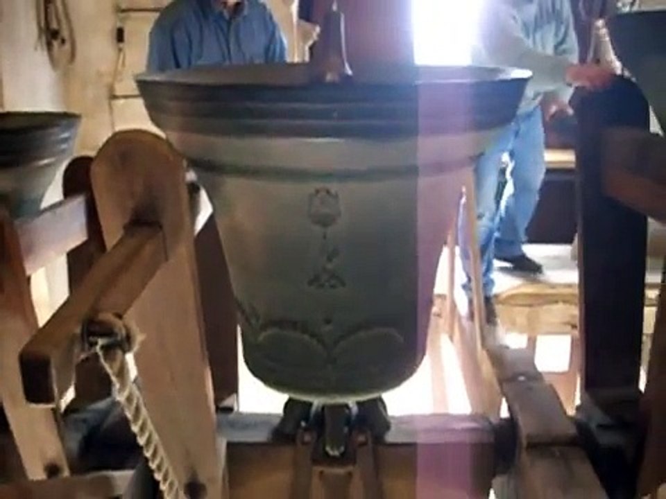 Campanari all'opera sul Campanile di San Biagio- Cento- Pasqua2009