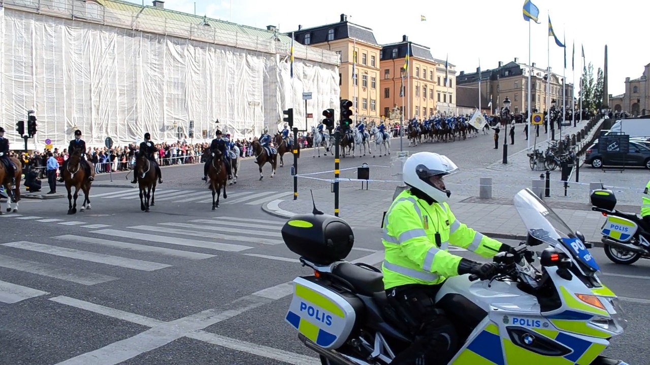 Swedish National Day 2015 - Royal Family Passing