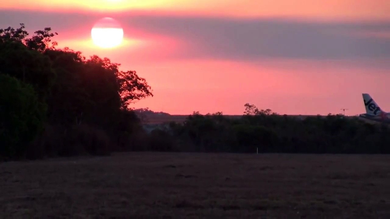 Operation Pitch Black 2012 Aug 01-02 Military jets approaching Darwin .mp4
